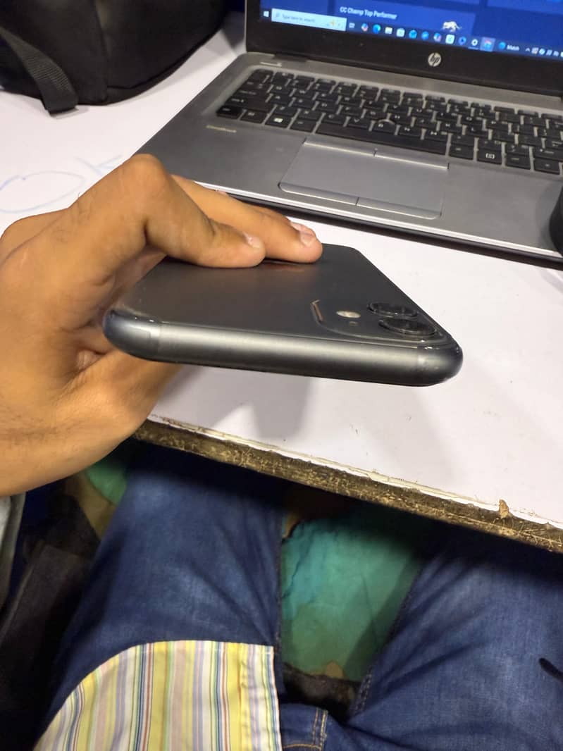 Apple iPhone 11 0