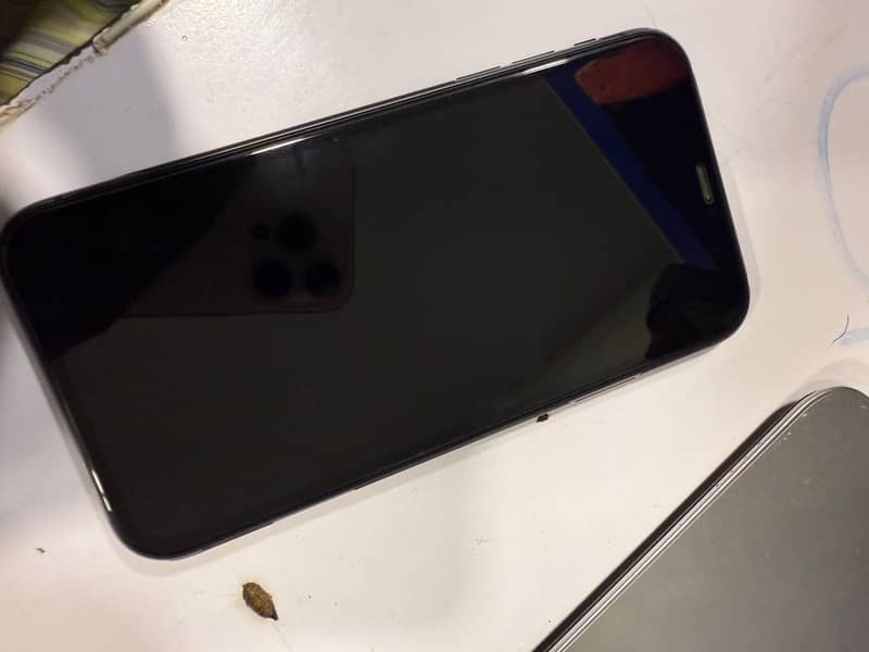 Apple iPhone 11 4