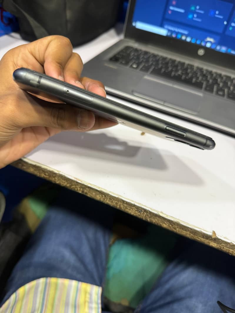 Apple iPhone 11 5