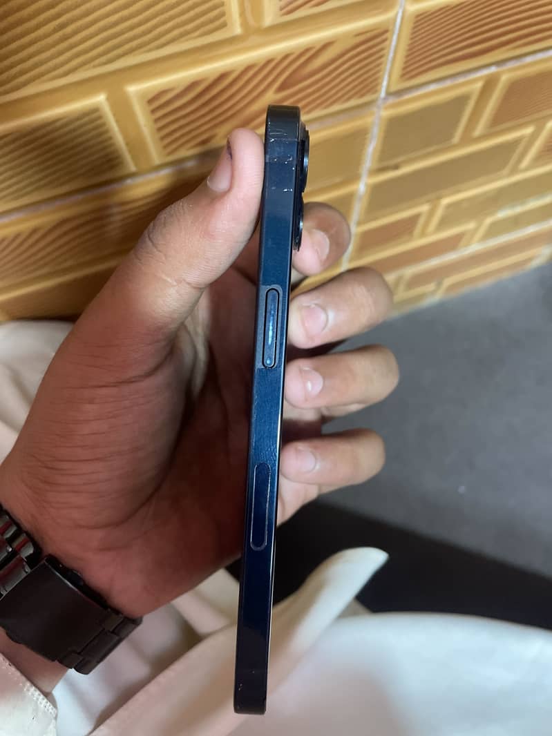 Apple iPhone 13 3