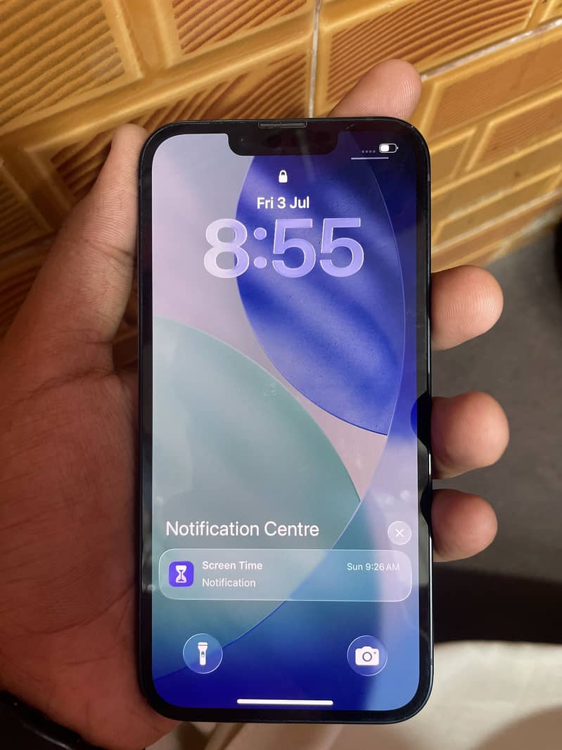 Apple iPhone 13 4