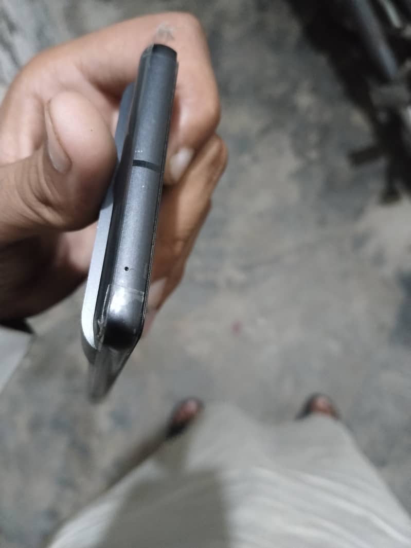Google Pixel 7 4