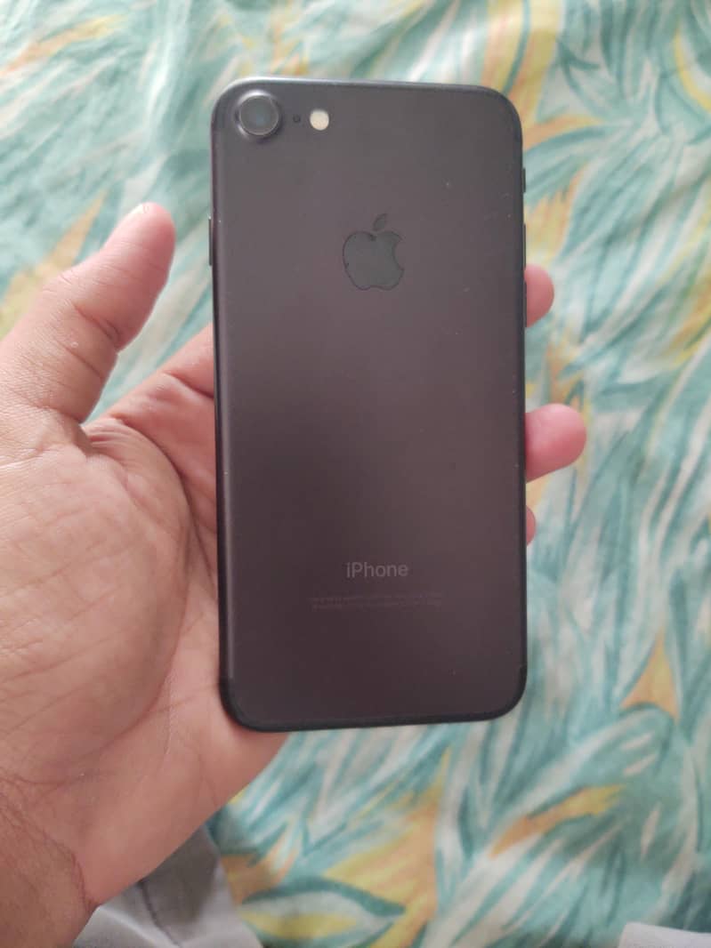 Apple iPhone 7 0
