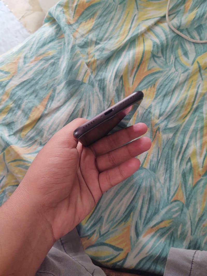 Apple iPhone 7 2