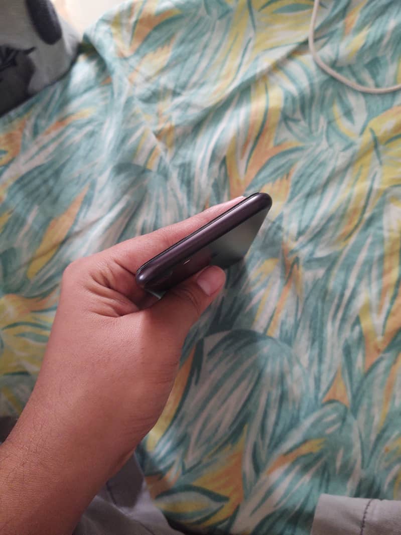 Apple iPhone 7 3