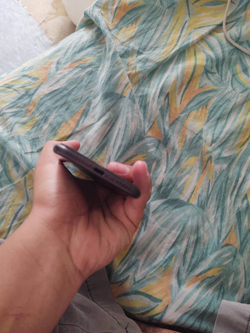 Apple iPhone 7 4