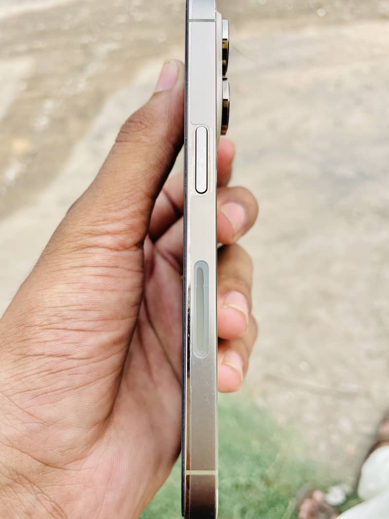 iPhone 14 Pro 6