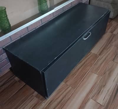 3 countet,9shelf,2chair,6box available for sale
