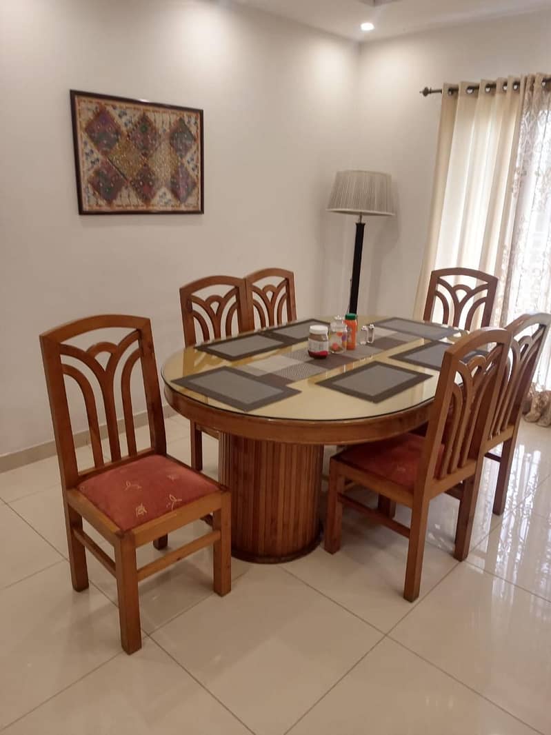 Six seater dining table/wooden dining table/dining urgent sale 1