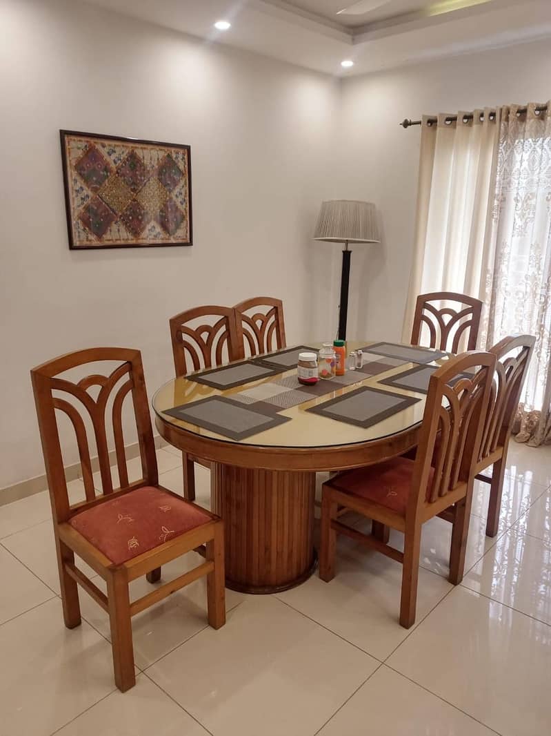 Six seater dining table/wooden dining table/dining urgent sale 2