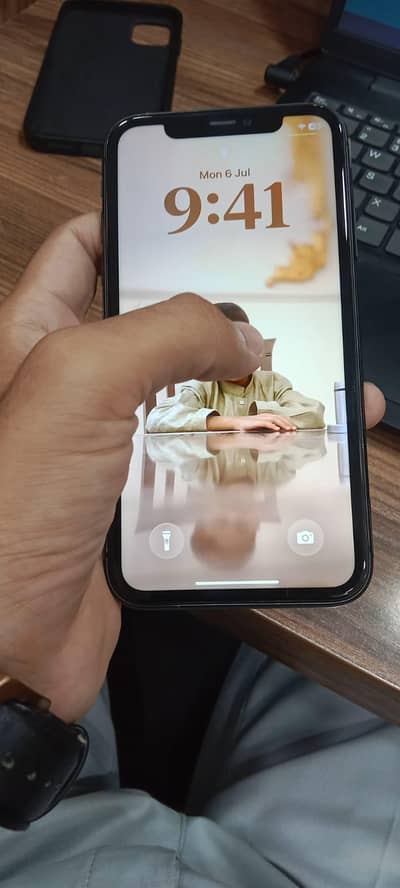 iPhone 11 with box 64gb