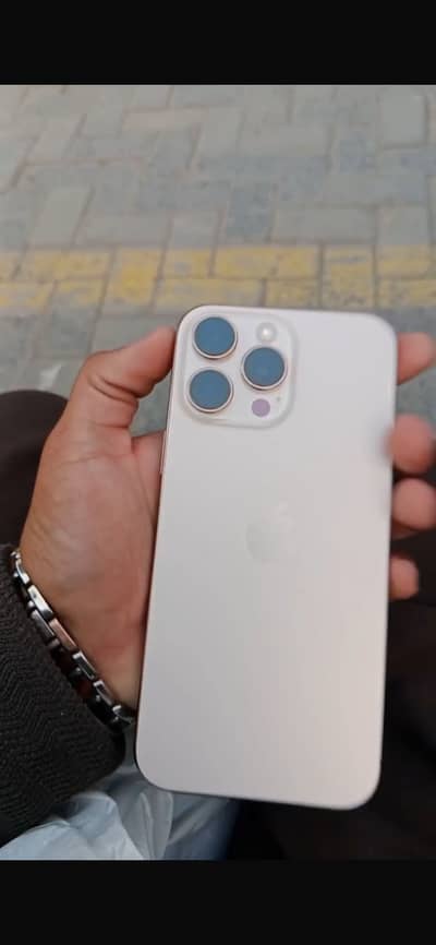 Apple iPhone 16 Pro Max desert titanium