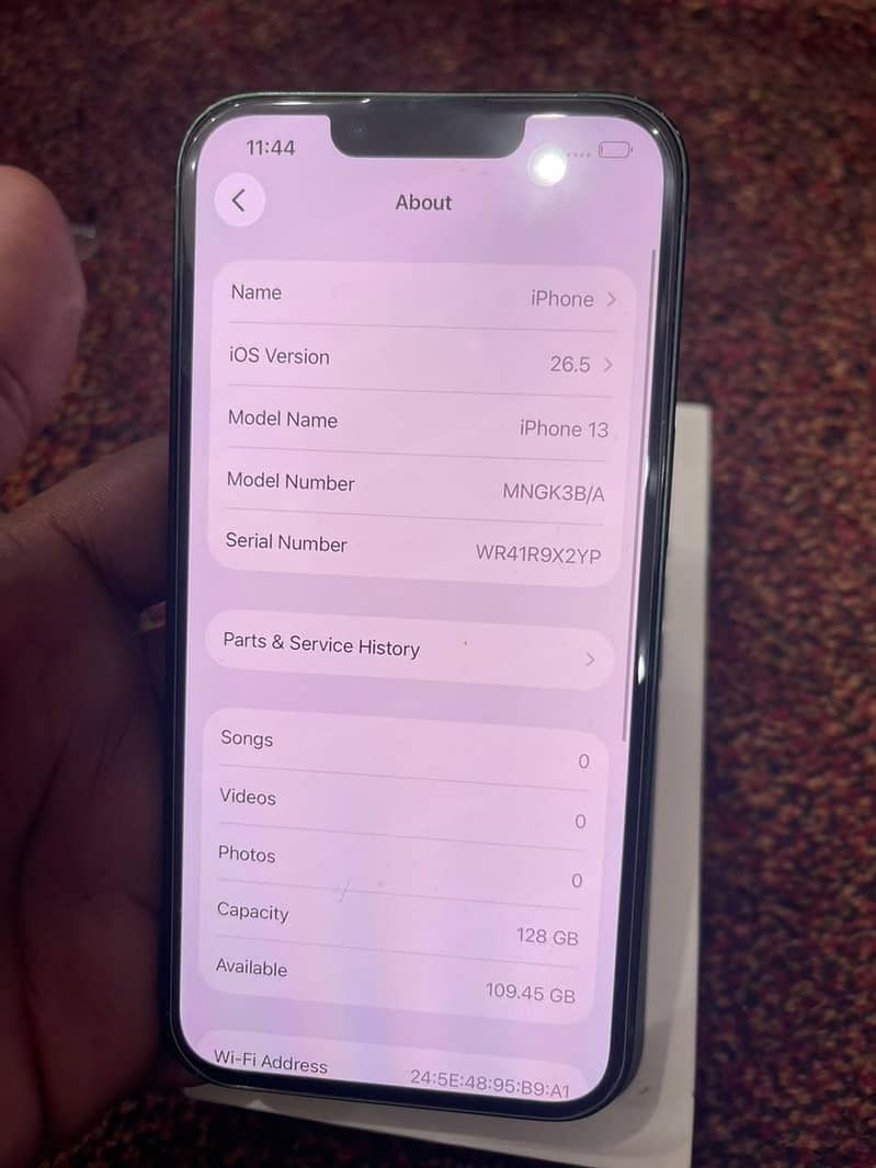 Apple iPhone 13 7