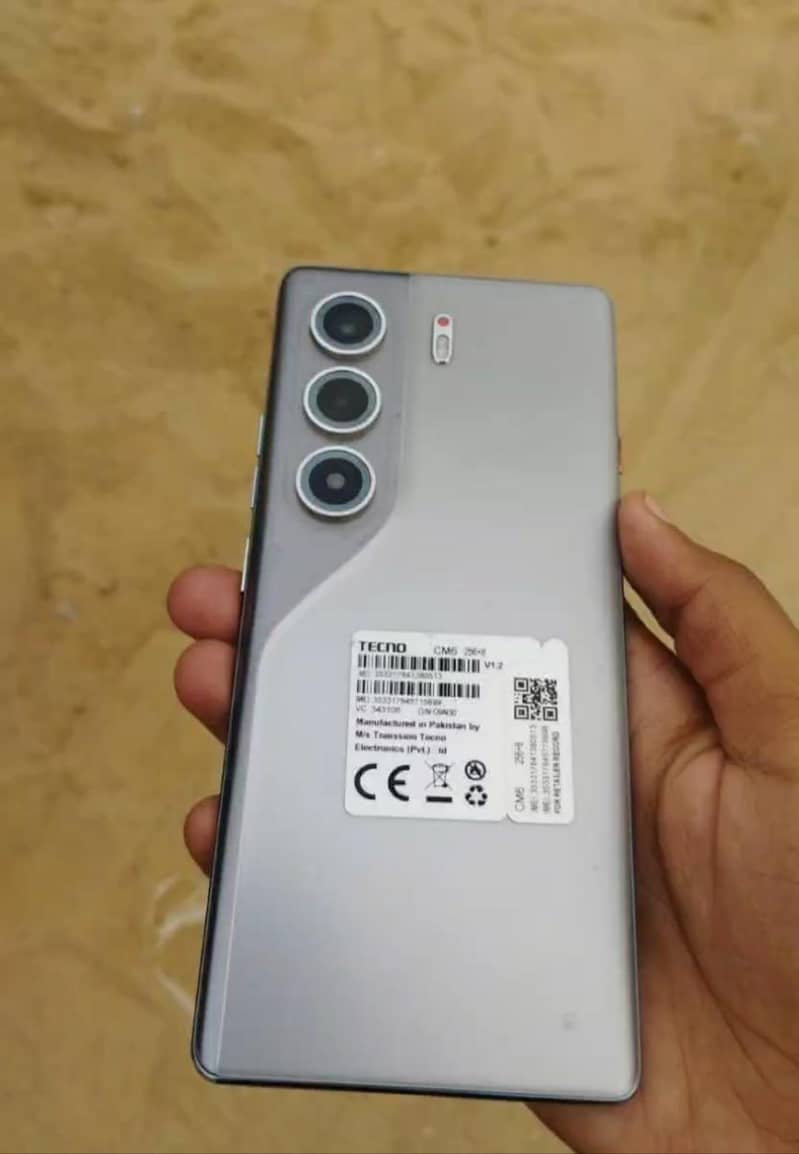 Tecno camon 40 pro 0