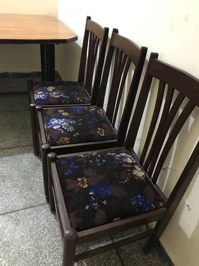 Dining Table with 6 chairs