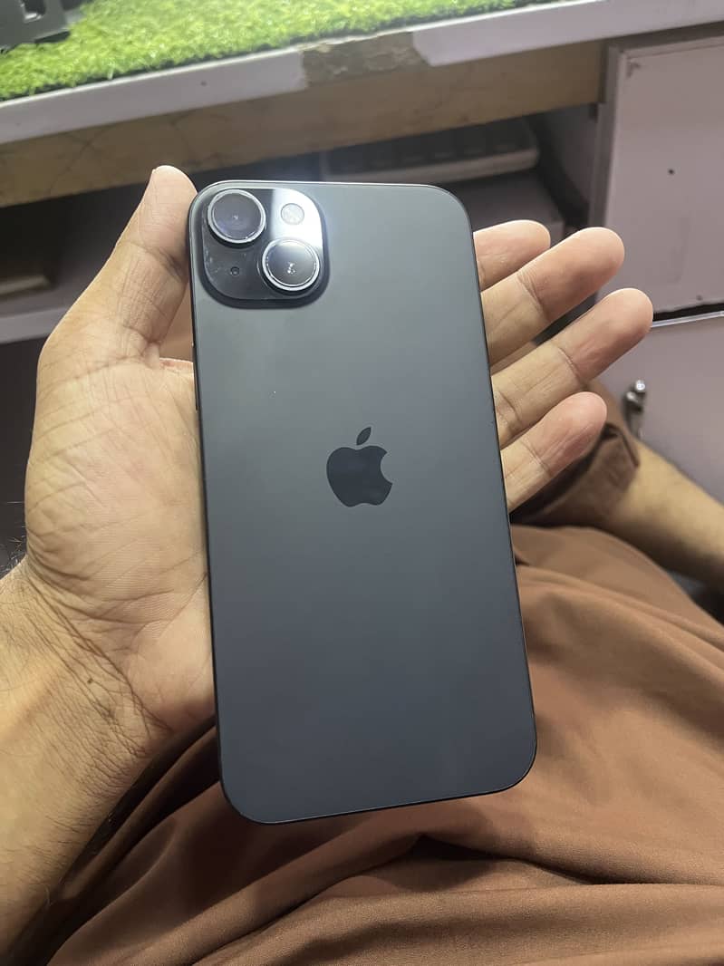 Apple iPhone 15 plus 3
