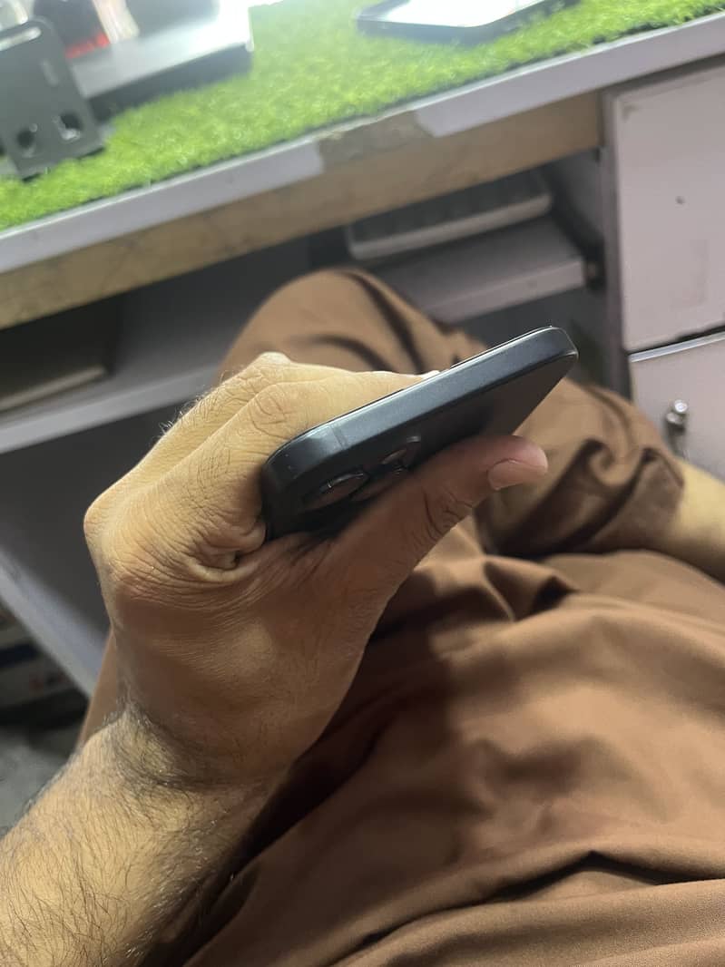 Apple iPhone 15 plus 4