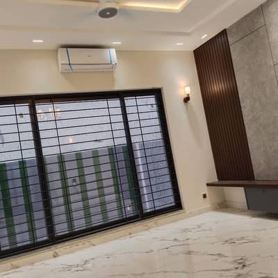 Perfect 1 Kanal House In Valencia - Block K1 For rent