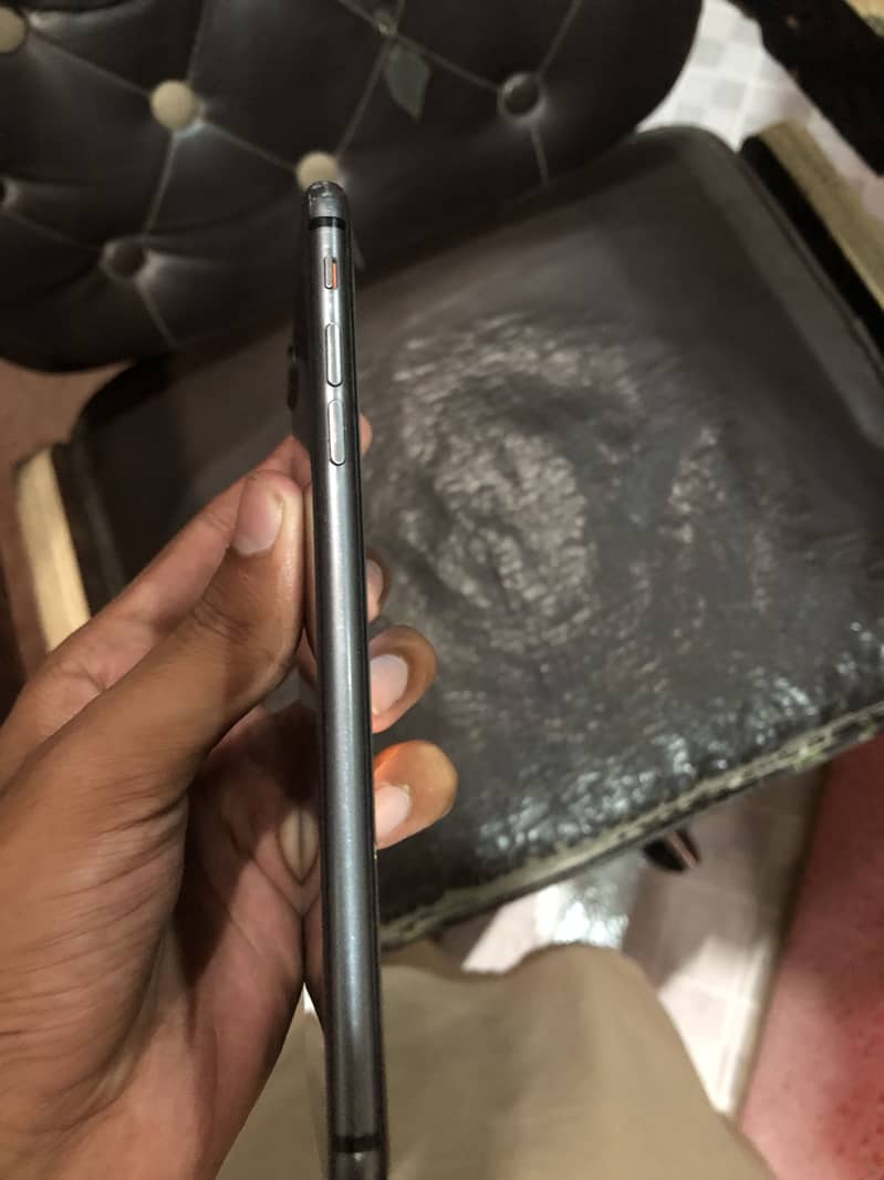 Apple iPhone 8 Plus 2