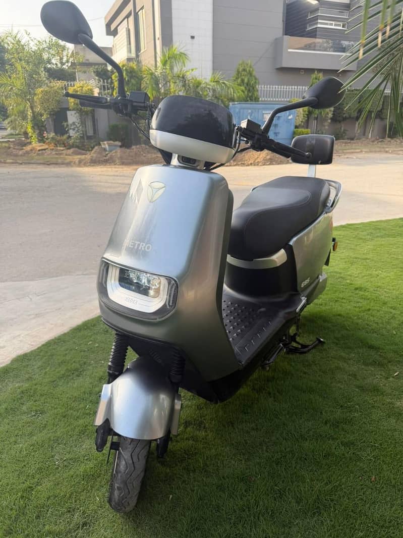 Yadea / Metro E8S Electric (2024) – 1st Owner – 9.5/10 Condition 0