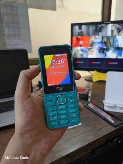 Itel Button mobile