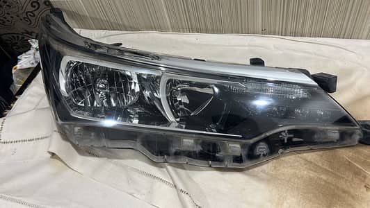 Genuine toyota altis headlight with orginal comapny fitted bulbs