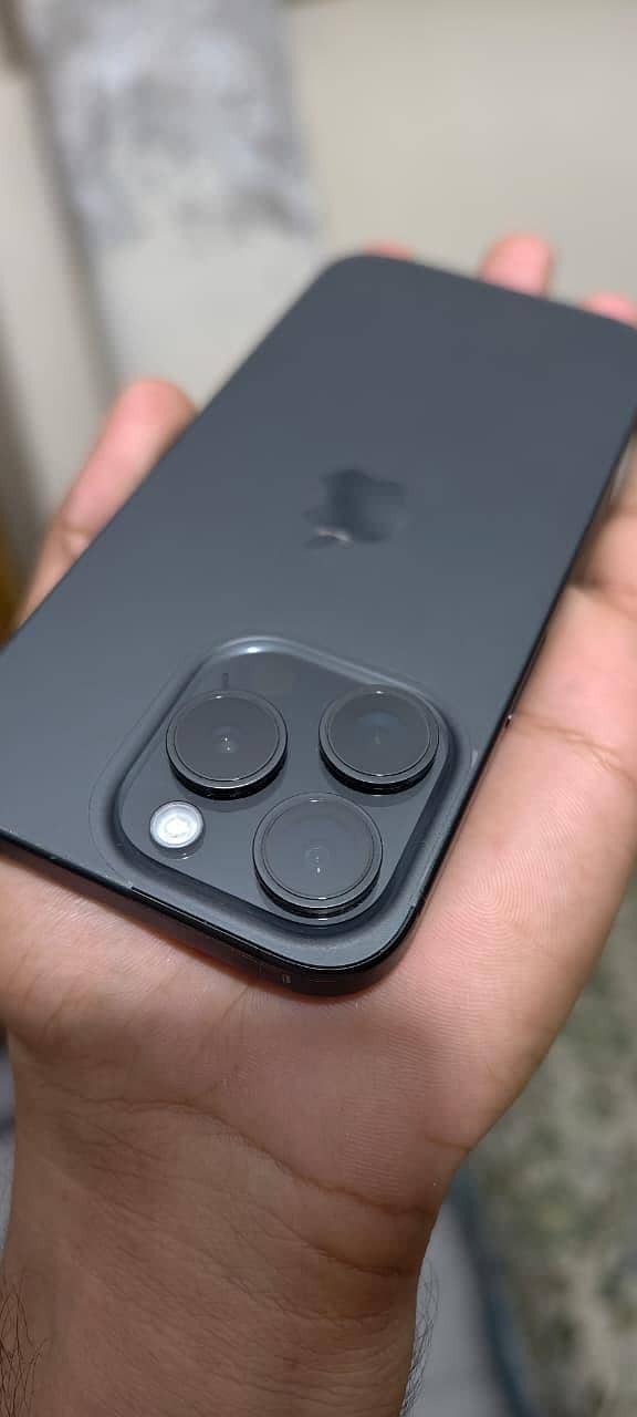 Apple iPhone 15 Pro 8
