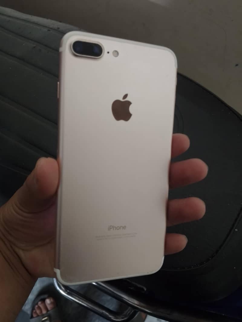 Apple iPhone 7 Plus 0