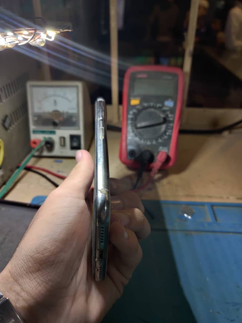 Apple iPhone X 4