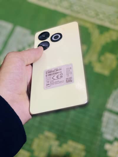 Infinix smart 8 4gb 64gb