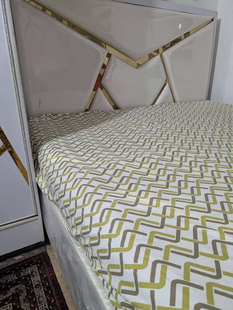 double bed 0