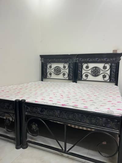 2 single beds + Dressing Table (Combo Deal Available)