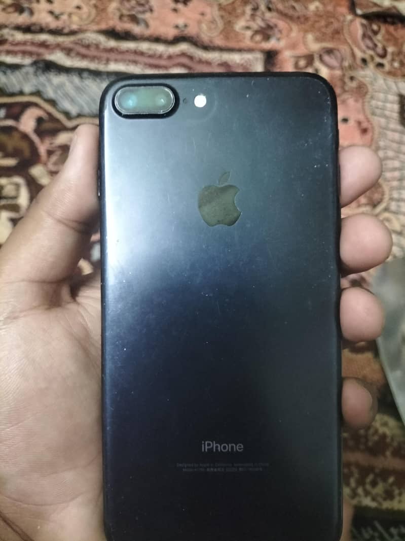 Apple iPhone 7 Plus 0