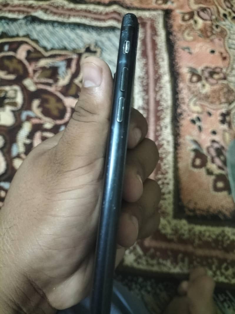 Apple iPhone 7 Plus 5
