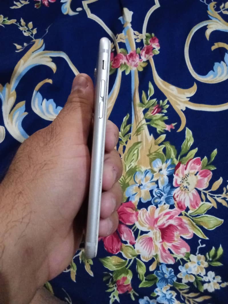 Apple iPhone 6 3