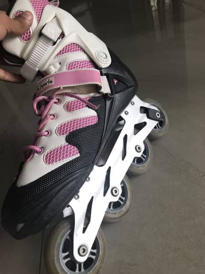 SPORTS SHOES (SKATING)