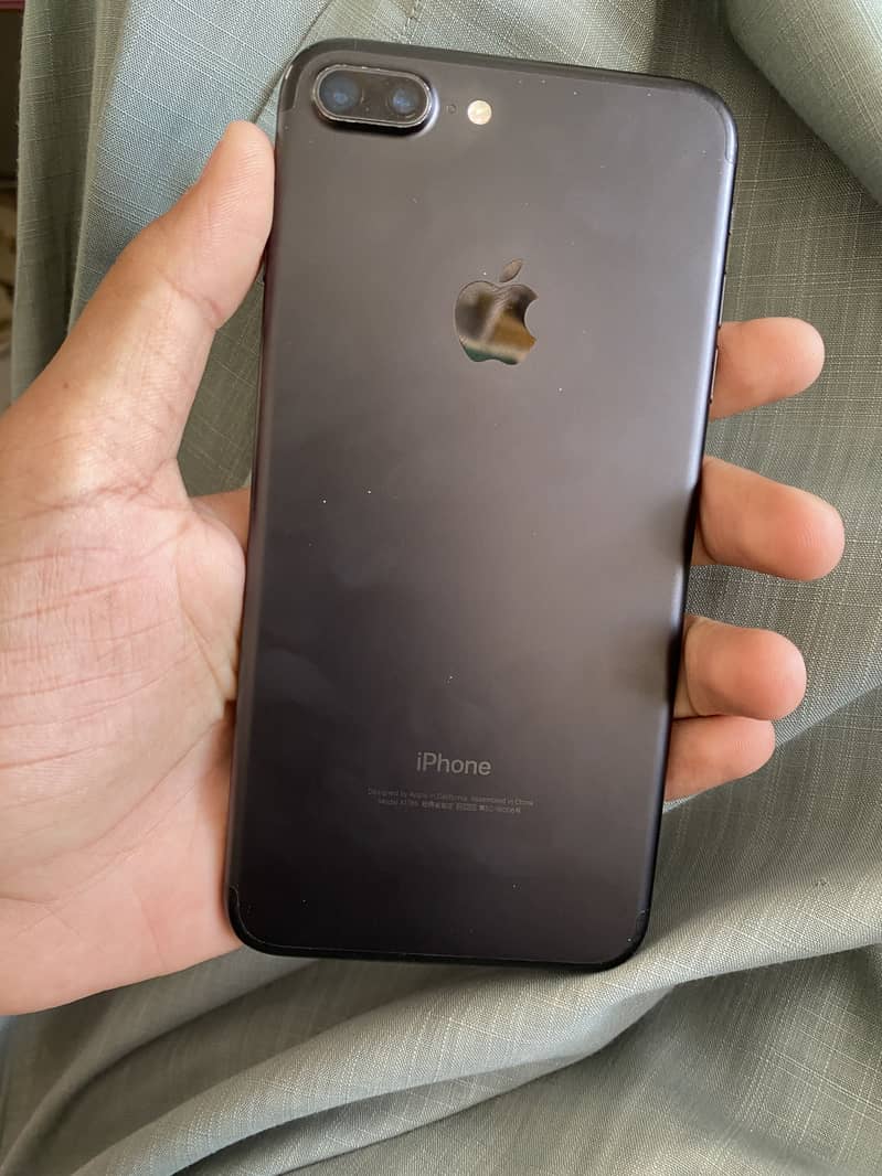 iPhone 7 Plus With Box 1
