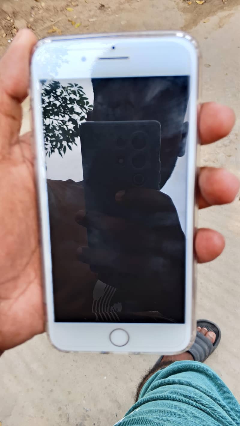 Apple iPhone 8 Plus 0