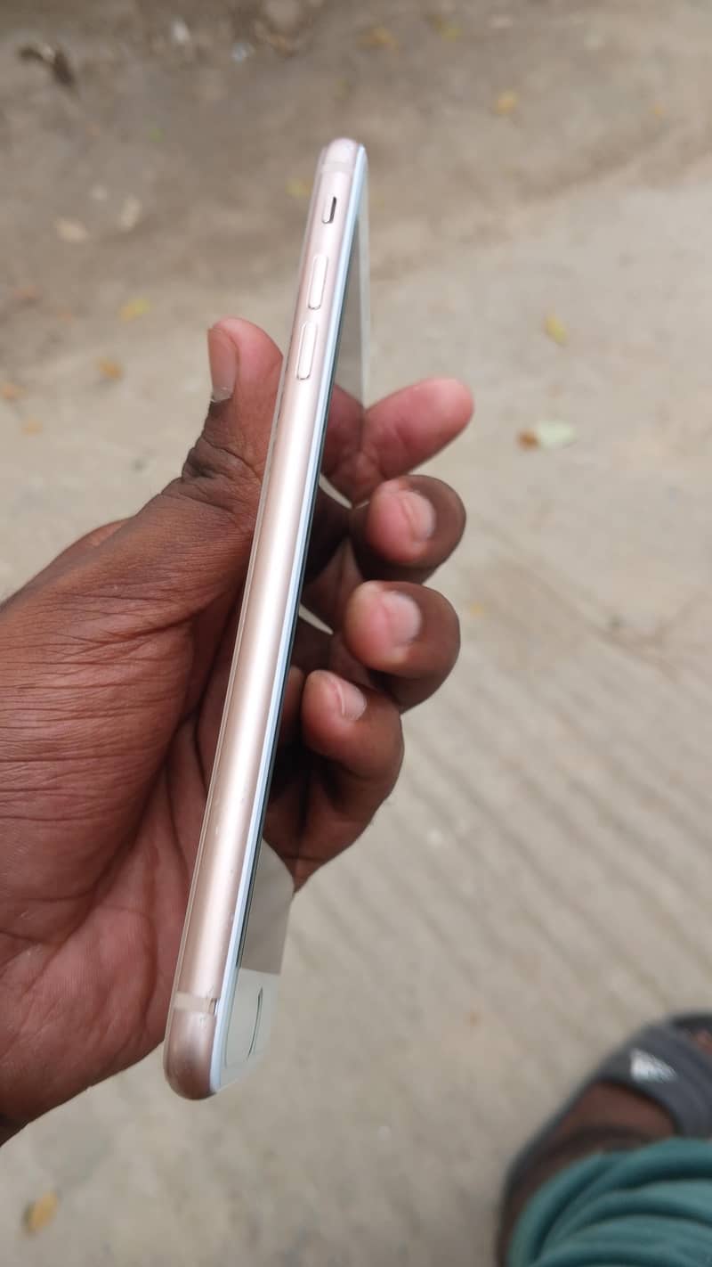 Apple iPhone 8 Plus 1