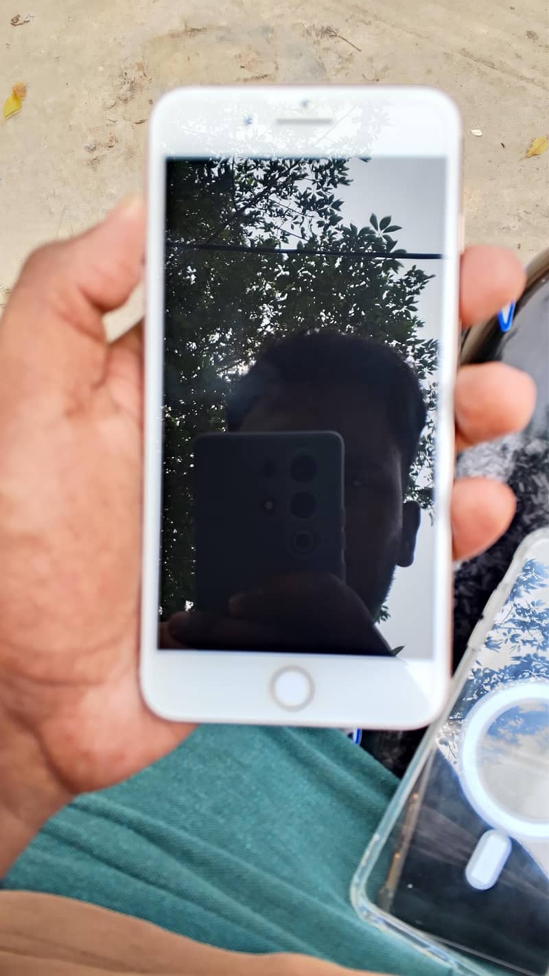 Apple iPhone 8 Plus 2