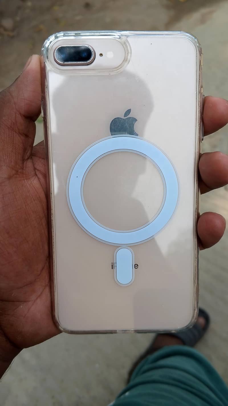 Apple iPhone 8 Plus 5