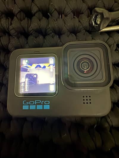 GoPro HERO11 Black | 9/10 | SD Card + Helmet Mount