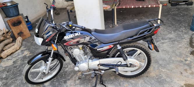 y300y375y66y70Suzuki 110 Karachi number first owner cplc clear
