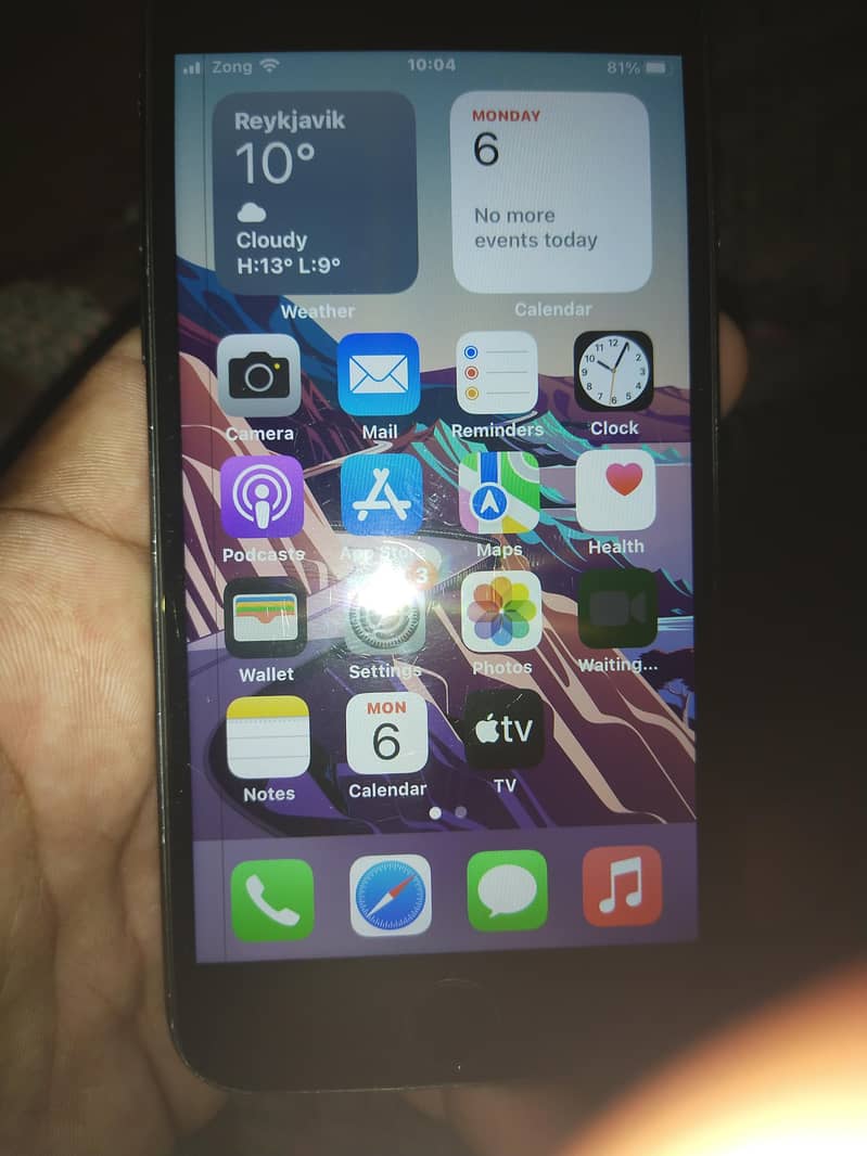 Apple iPhone 7 0