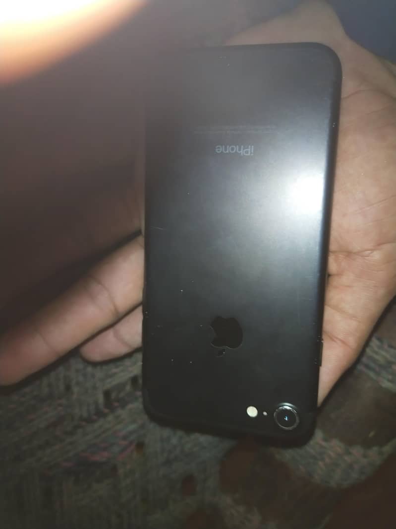 Apple iPhone 7 3