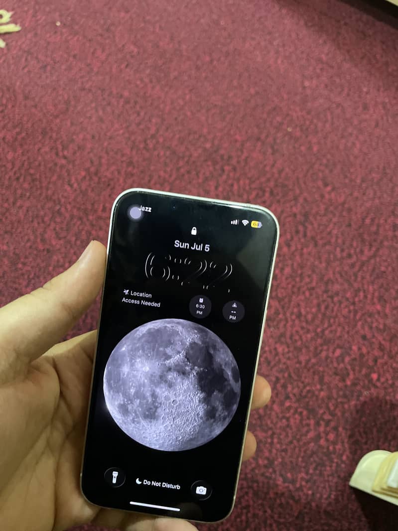Apple iPhone 13 1