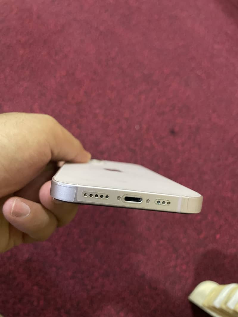 Apple iPhone 13 2
