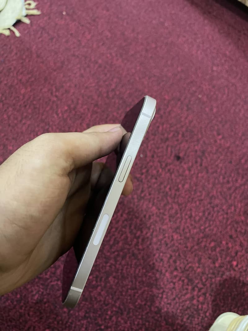 Apple iPhone 13 5