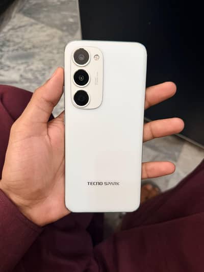 Tecno Spark 40 pro plus