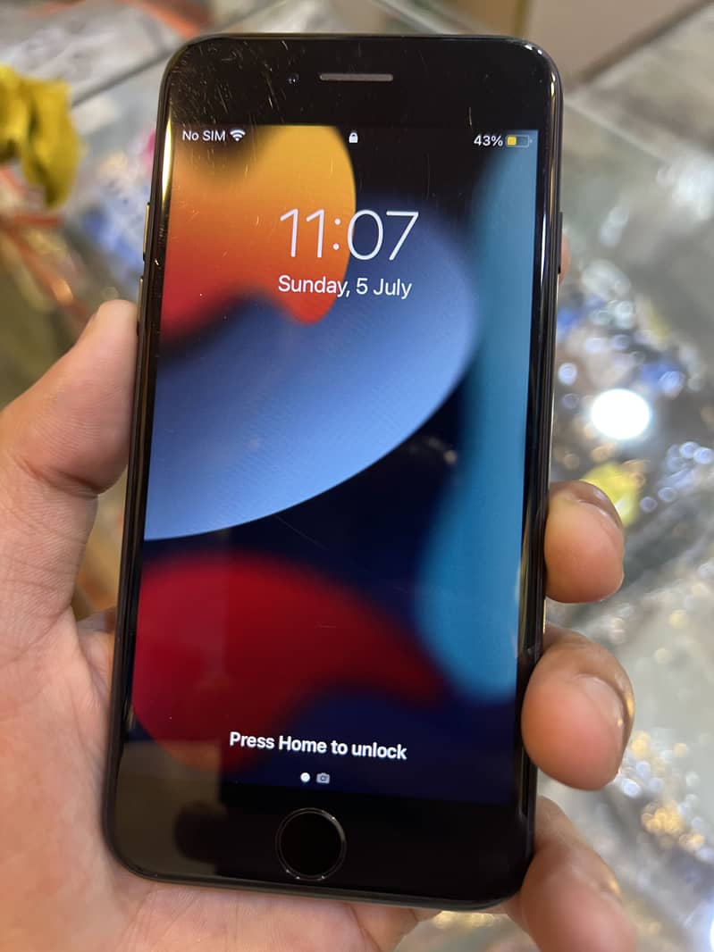 Apple iPhone 7 2